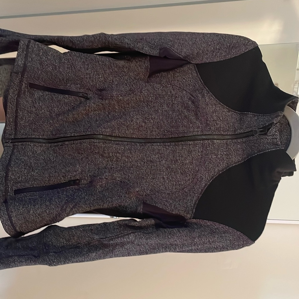 Lululemon define jacket size 6